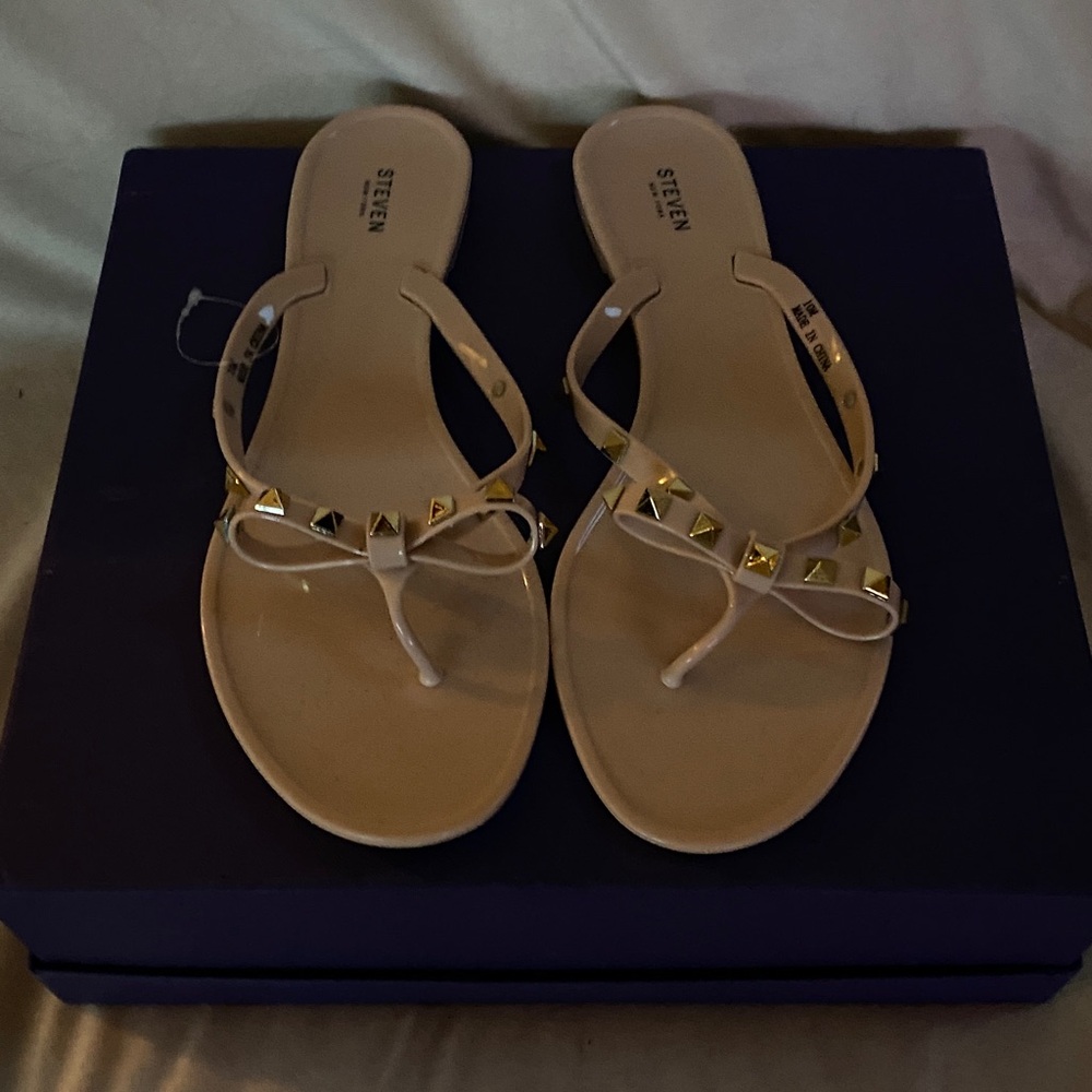 Steven New York Gold Studded Bow Cream Jelly Sandals New Never Used